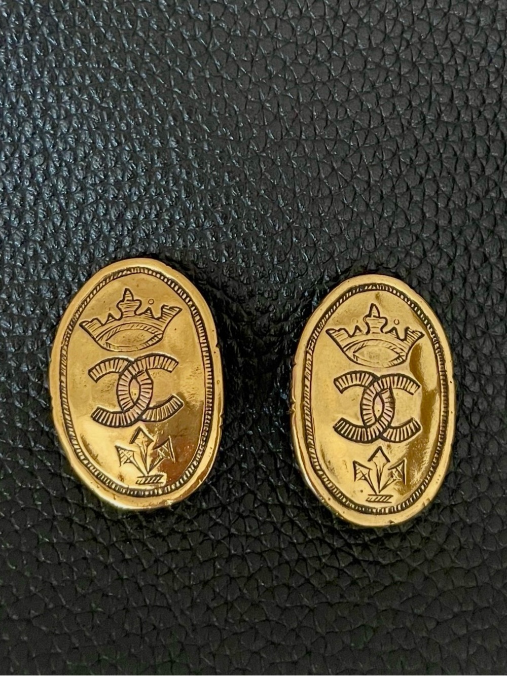 Chanel rare vintage clip earrings